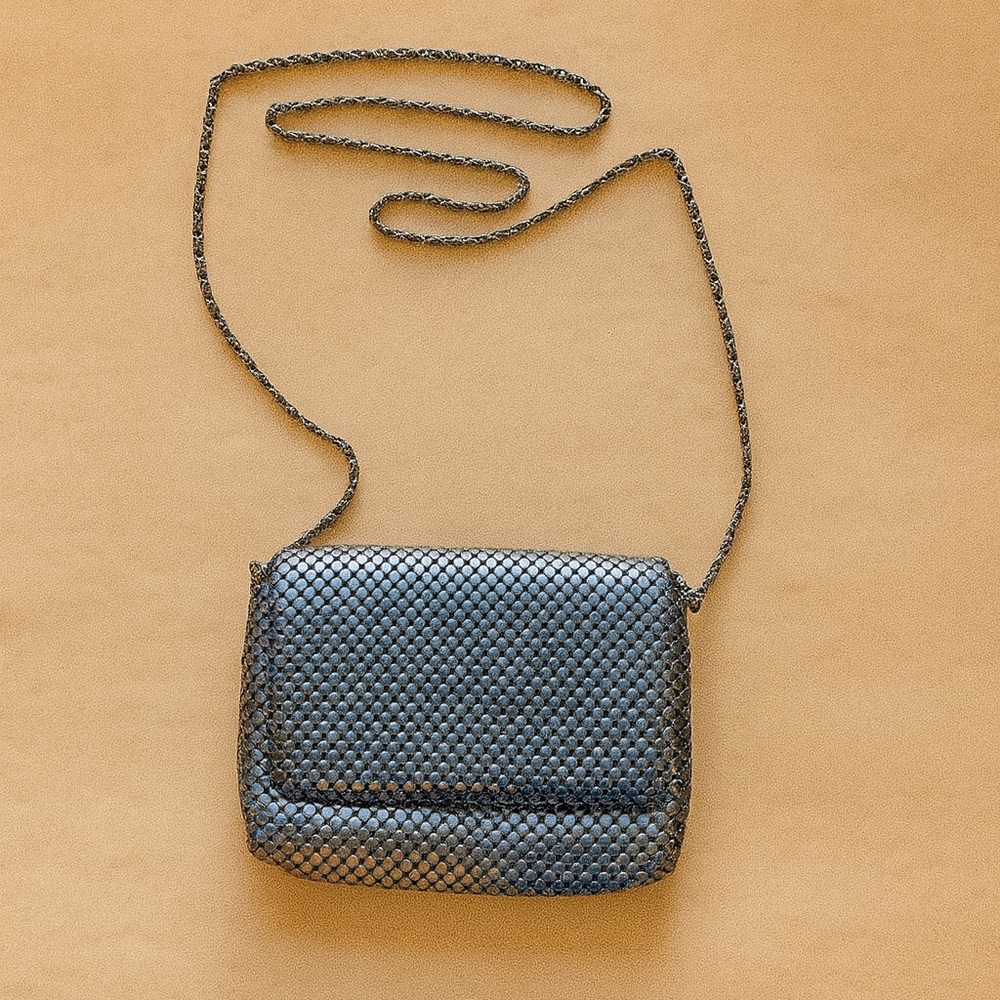 Vintage 1990s Silver Shiny Chain Strap Crossbody Mini Hand Bag Y2K Retro